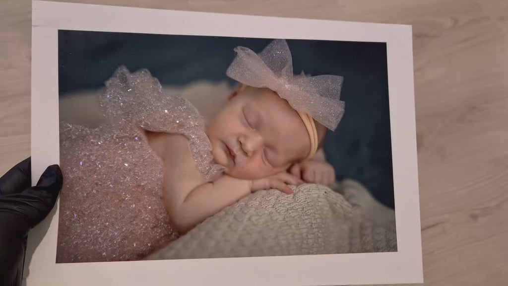 *New Size* 13 x18cm (Frame Included)